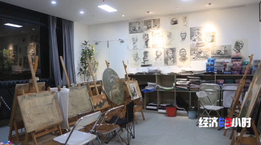 “吃夜宵”不如“上夜校”!一节课只要50元,“夜校经济”火出圈