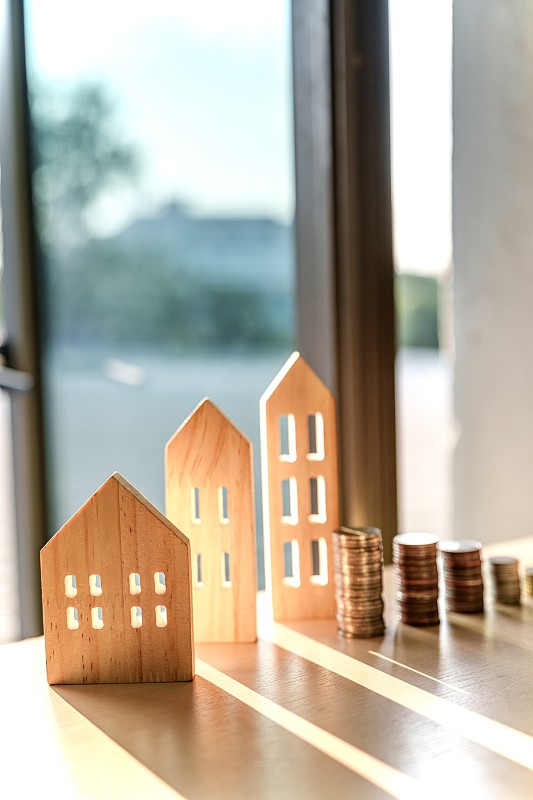 买卖房子,家的概念,家的储蓄,卖房子,钱和房子图片下载